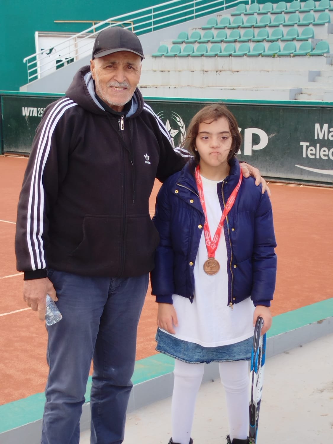 أسرة وطفل في جلسة مواكبة